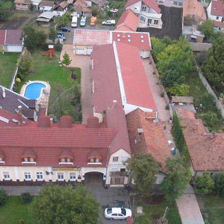 Kenguru Panzió Hódmezővásárhely Exterior foto