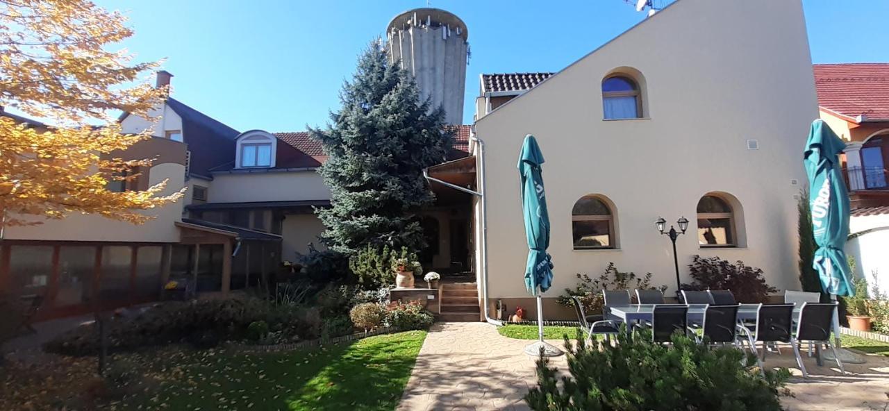 Kenguru Panzió Hódmezővásárhely Exterior foto