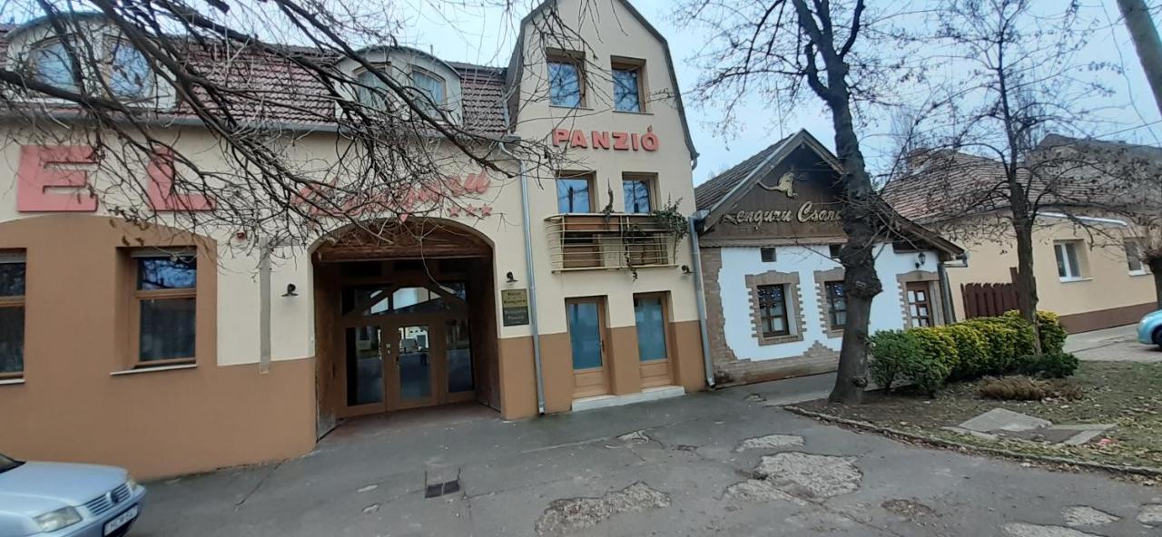 Kenguru Panzió Hódmezővásárhely Exterior foto