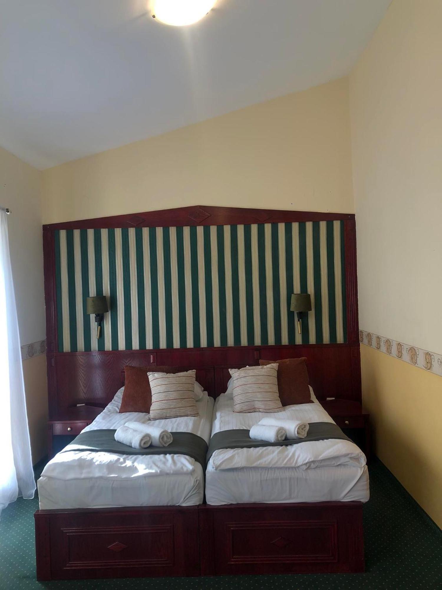 Kenguru Panzió Hódmezővásárhely Exterior foto