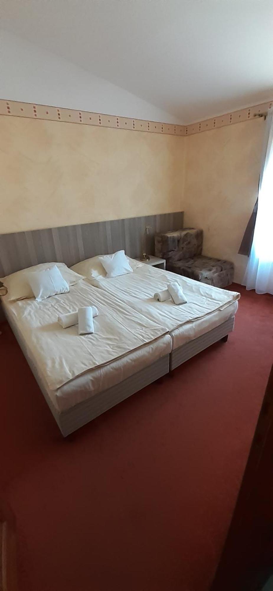 Kenguru Panzió Hódmezővásárhely Exterior foto