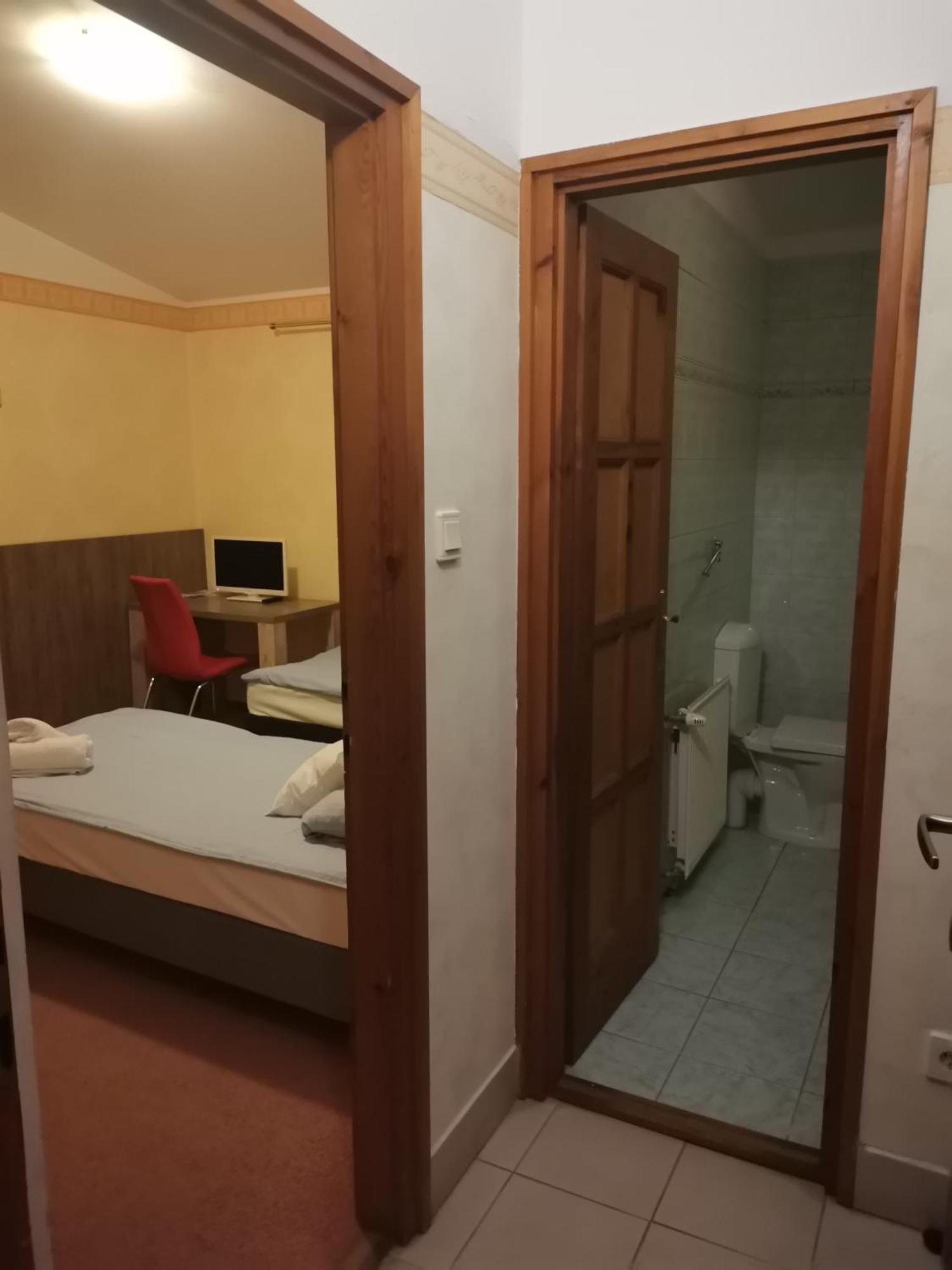 Kenguru Panzió Hódmezővásárhely Exterior foto
